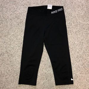 nike pro crop leggings